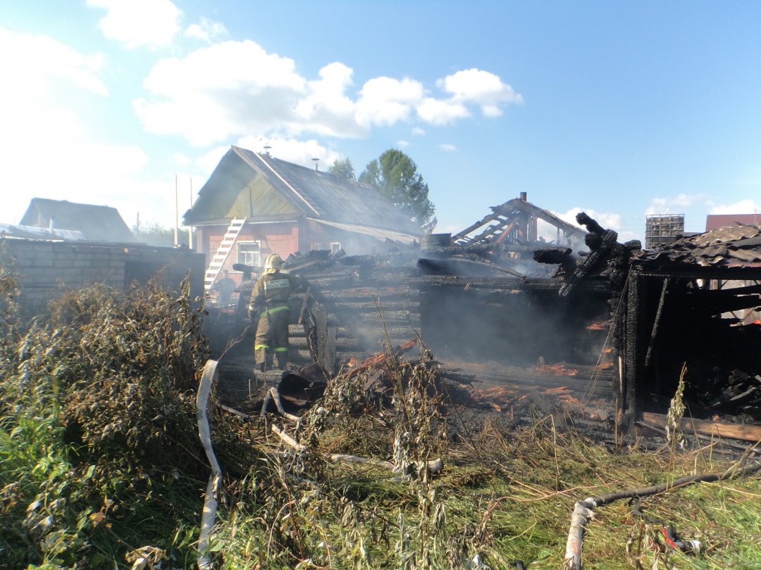 Пожарно-спасательные подразделения выезжали на пожар в Пинежском район Архангельской области.