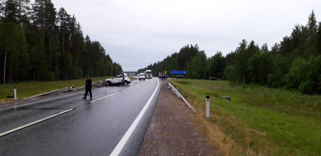 Пожарно-спасательные подразделения приняли участие в ликвидации последствий ДТП в Пинежском МО Архангельской области.